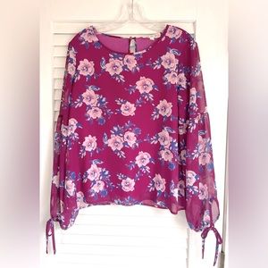 Gorgeous floral blouse!